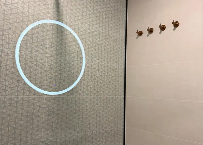 Casa Vistas A Trafalgar Con Cromoterapia Relax En La Ducha Solo Familias O Parejas - Parking Privado Opcional -