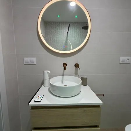 Apartamento Casa Vistas A Trafalgar Con Cromoterapia Relax En La Ducha Sólo Familias O Parejas - Parking Privado Opcional - *